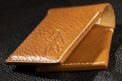 Kožená peněženka - Brašnářství Nosek Liberec - detail loga