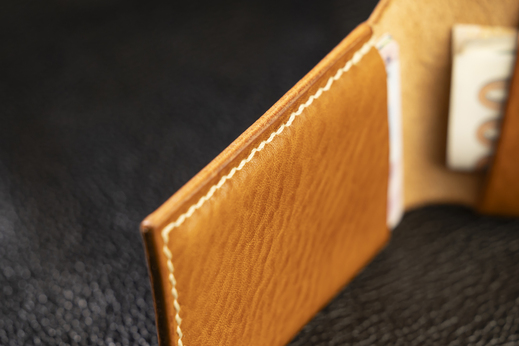 Kožená peněženka — Brašnářství Nosek Liberec — detail švu