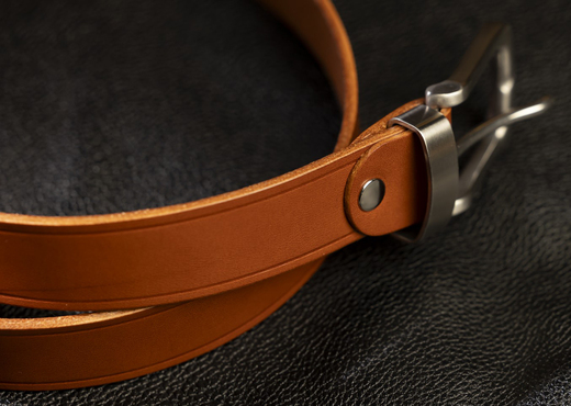 Kožený dámský opasek - Brašnářství Nosek Liberec - detail hrany