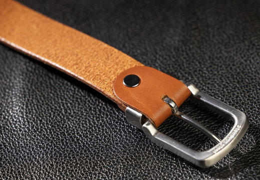 Kožený dámský opasek - Brašnářství Nosek Liberec - detail spony